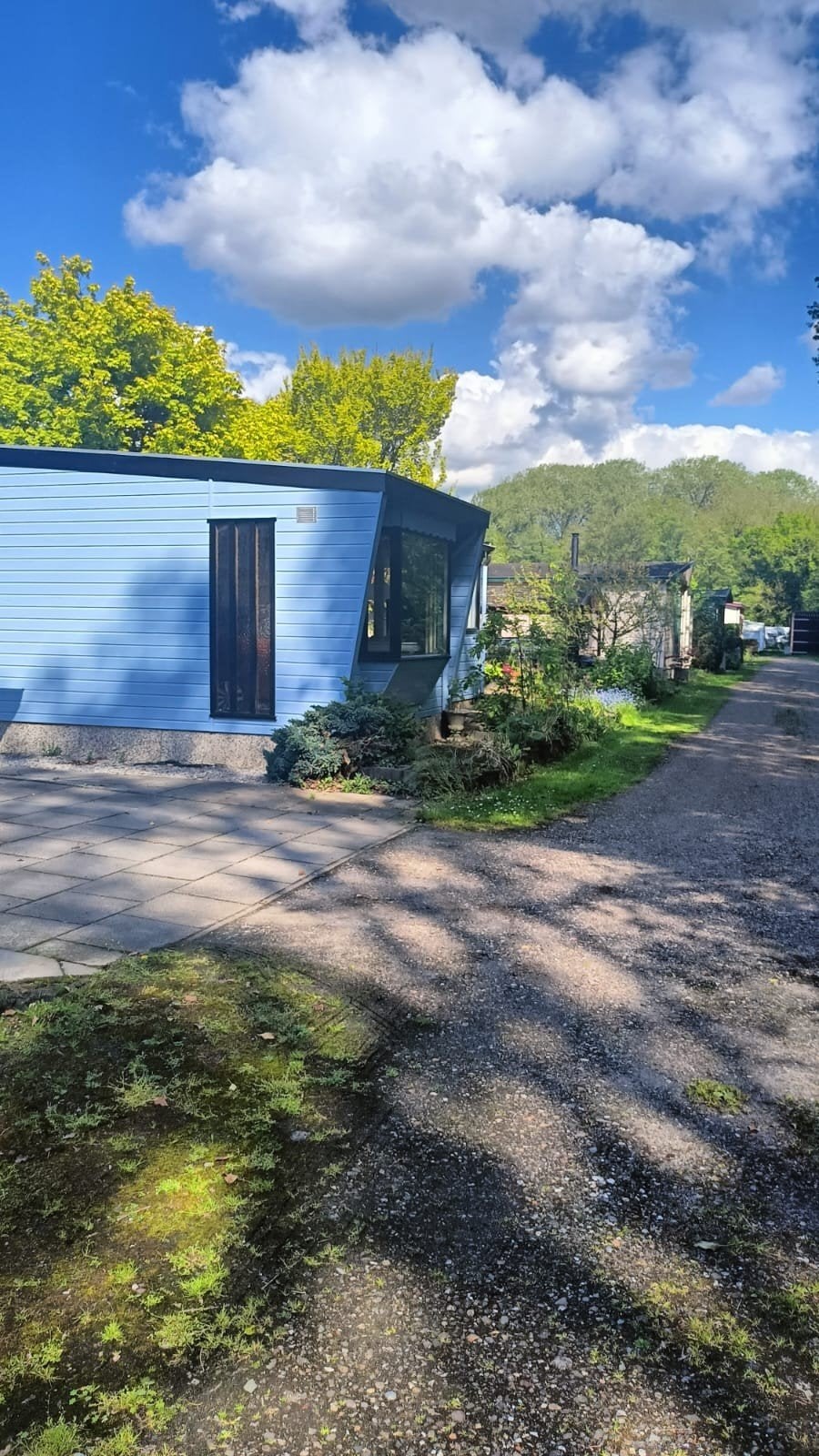 Modern chalet met tuin op rustige locatie