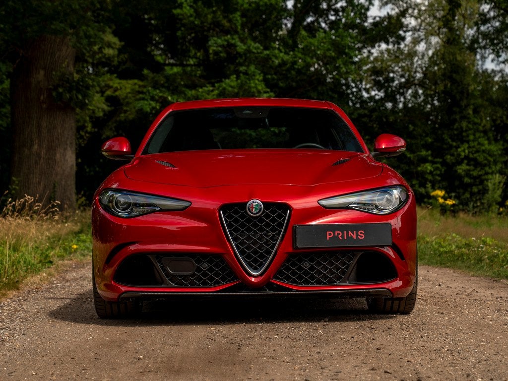 Alfa Romeo Giulia 2.9 V6 Quadrifoglio | Manual! (bj 2017), Auto's, Alfa Romeo, Achterwielaandrijving, Gebruikt, 510 pk, Met garantie (alle)