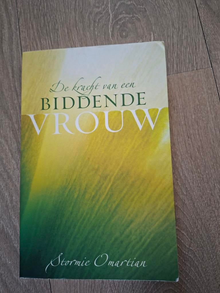 Stormie Omartian - De kracht van een biddende vrouw, Boeken, Ophalen of Verzenden, Zo goed als nieuw, Stormie Omartian