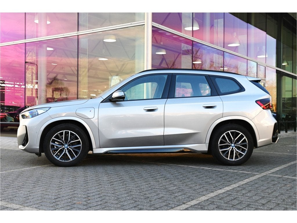 BMW X1 xDrive25e M Sport Automaat / Sportstoelen / Comfort A, Dealer onderhouden, Gebruikt, 245 pk, Bedrijf