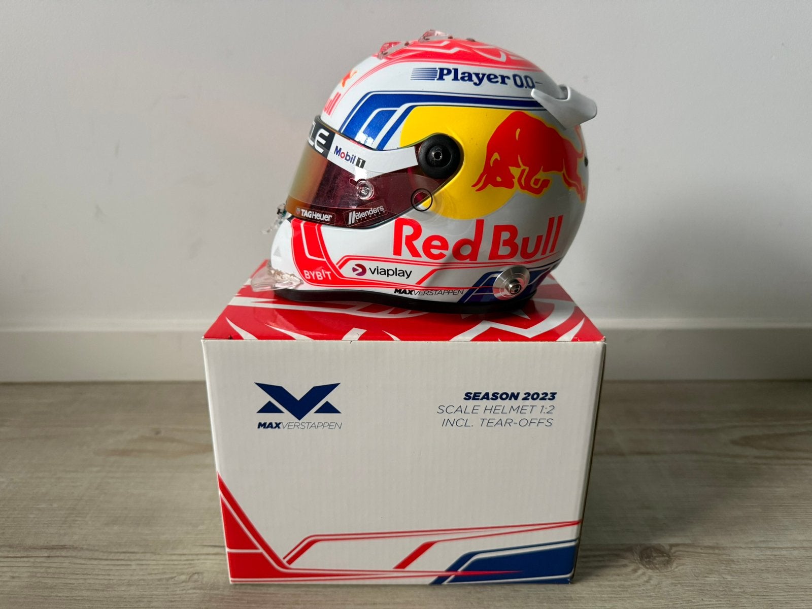 Max Verstappen 2023 season 1:2 helm, Ophalen of Verzenden, Zo goed als nieuw, Formule 1