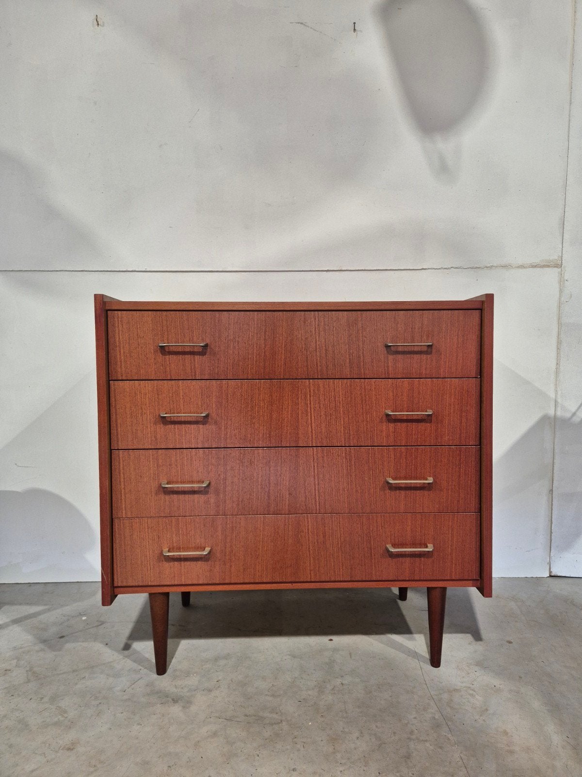 Vintage deense teak fineer ladekast commode, Ophalen, Gebruikt, Onbekend, 50 tot 100 cm