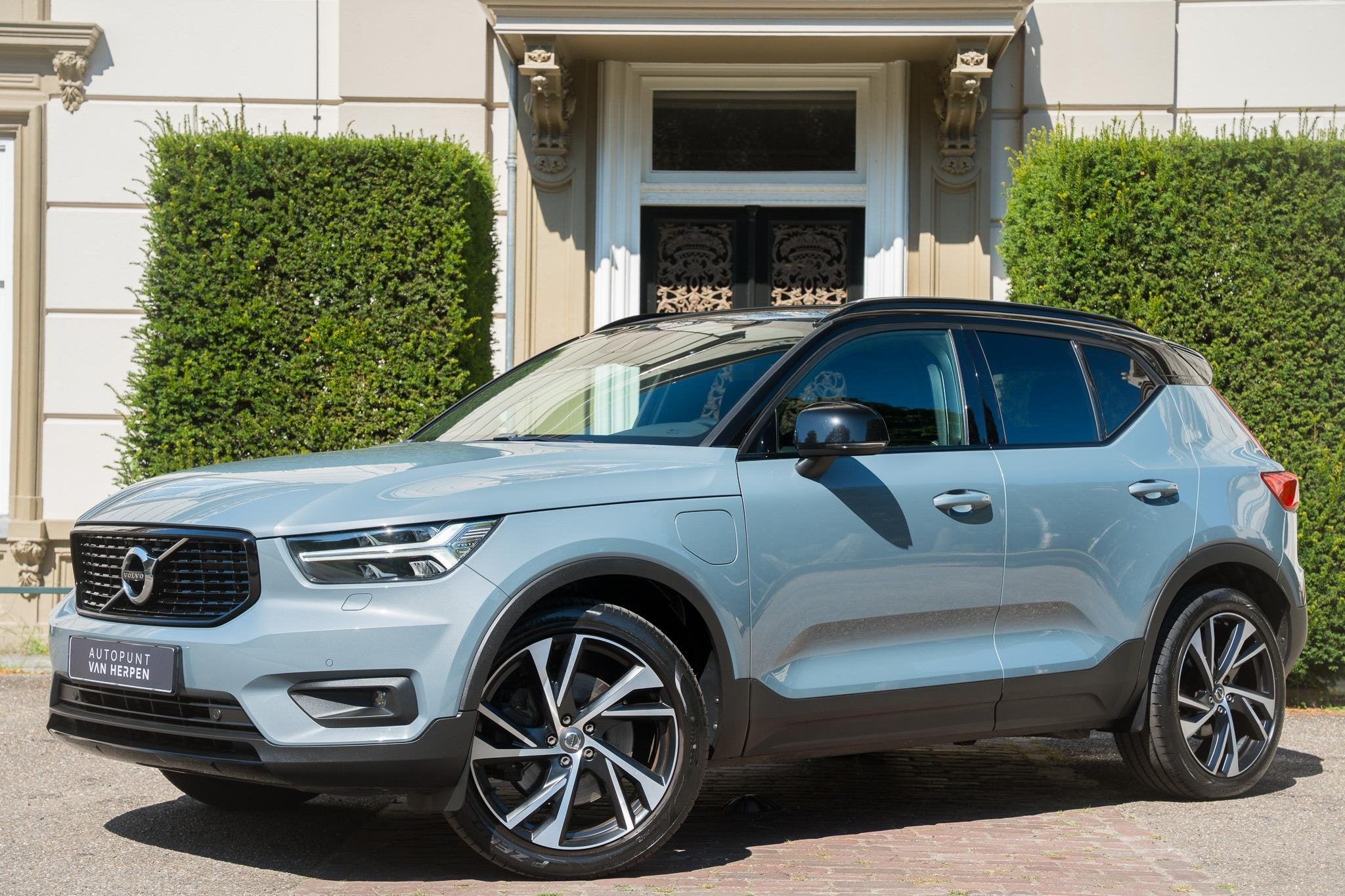 Volvo XC40 1.5 T5 Recharge R-Design TREKHAAK | H&K | MEMORY, Euro 6, 1712 kg, Plug-in hybride, Bedrijf