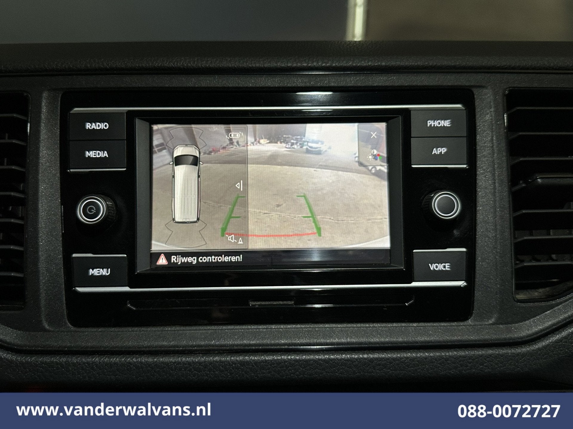 Volkswagen Crafter 2.0 TDI 141pk L3H2 L2H1 Euro6 Airco | Cam, Voorwielaandrijving, Stof, Gebruikt, 4 cilinders