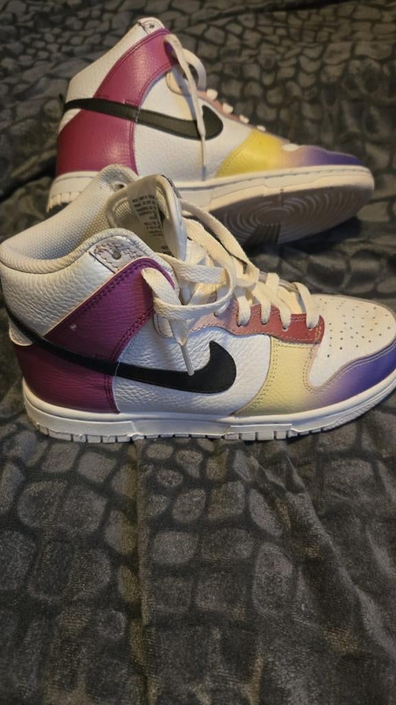 NIKE DUNK HIGH - Maat 36.5 - 1x Gedragen, Kleding | Dames, Schoenen, NIKE, Overige kleuren, Ophalen of Verzenden, Sneakers of Gympen