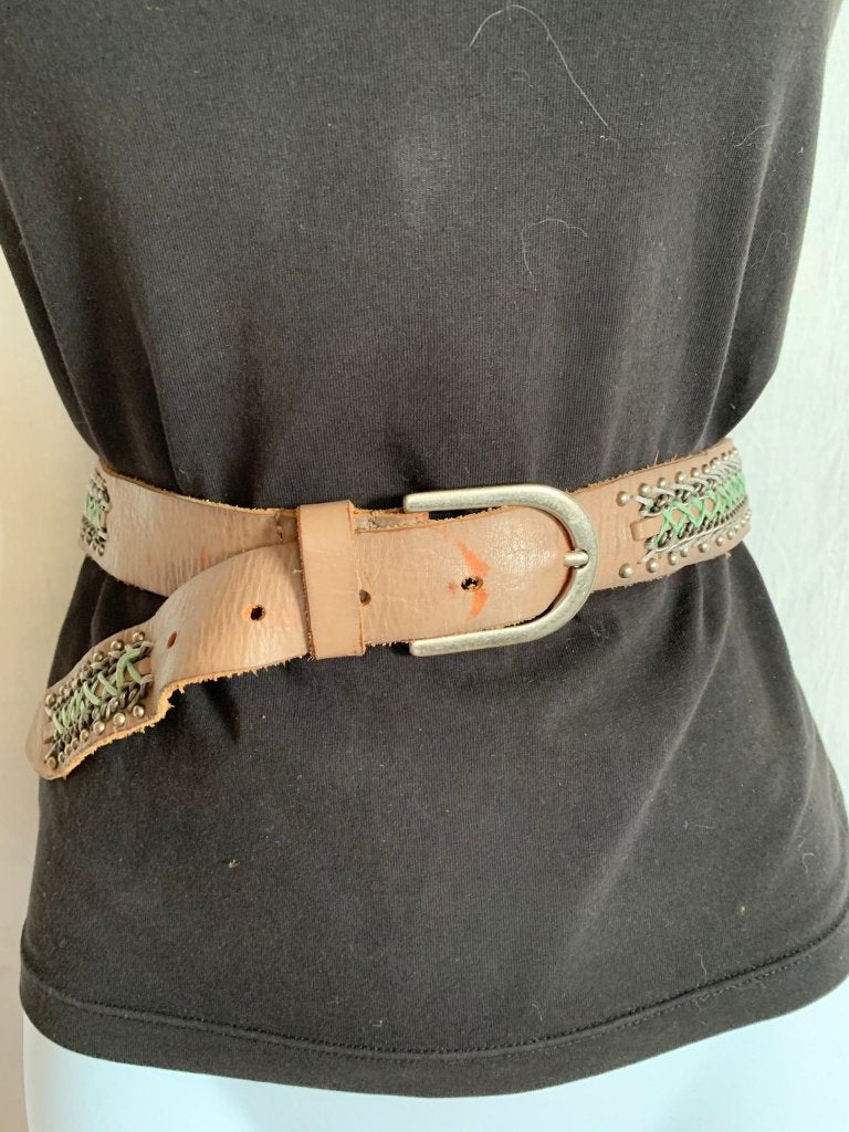 Gaaf versierde leren riem., Minder dan 3 cm, Bruin, ., 90 tot 100 cm