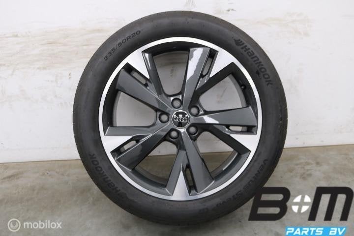 NIEUWSTAAT! Org. 20 inch velgen Audi Q4 Etron! 89A601025AR, Auto-onderdelen, Gebruikt, Velg(en)