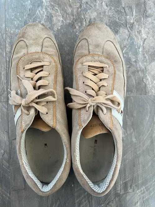 GEBRUIKT! Tommy Hilfiger sneakers, mt 43, beige, €22,99, Kleding | Heren, Schoenen, Overige kleuren, Ophalen of Verzenden, Sneakers of Gympen
