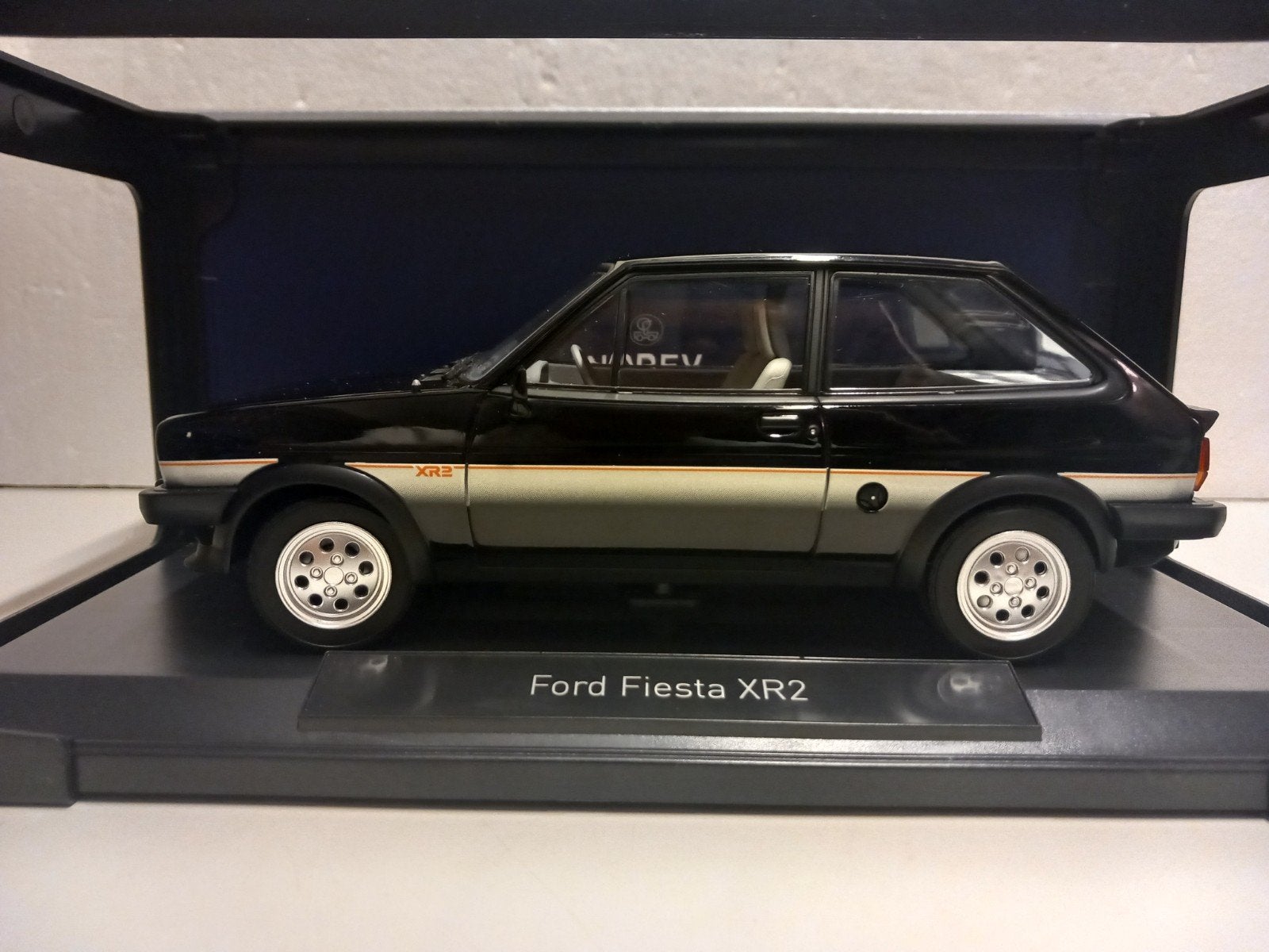 Ford Fiesta XR2 black edition 1982 NOREV 1:18 KRD, Ophalen of Verzenden, Zo goed als nieuw, Auto, Norev