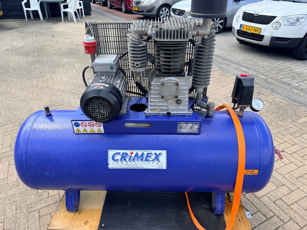 Crinex compressor 200L 11Bar, Doe-het-zelf en Verbouw, Compressors, Zo goed als nieuw, 10 bar of meer, 100 liter of meer, Geluidgedempt