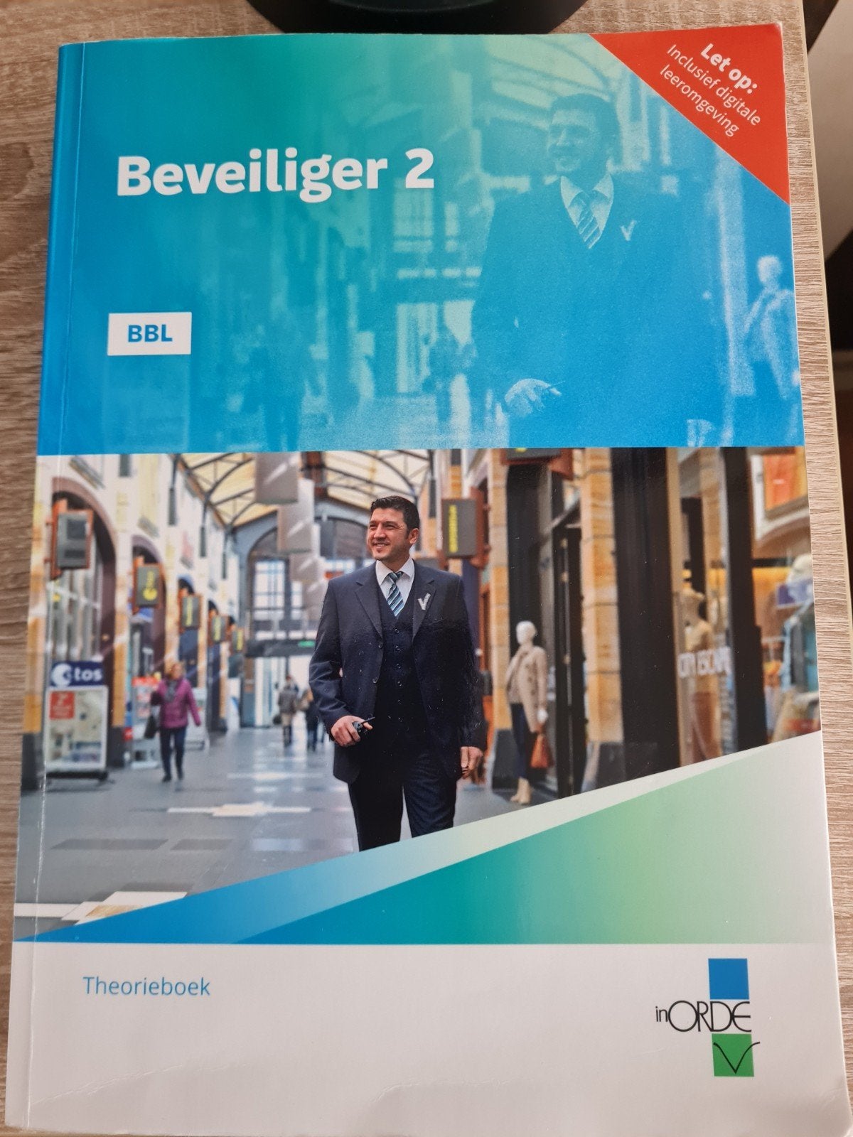 Beveiliger 2 BBL, Boeken, Ophalen, Zo goed als nieuw, Overige niveaus, Overige vakken