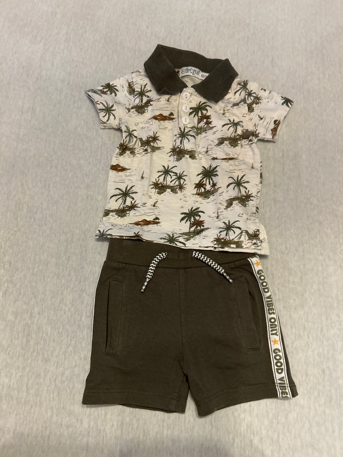 Dirkje setje maat 62 - Polo en korte broek, Kinderen en Baby's, Babykleding | Overige, Ophalen of Verzenden, Zo goed als nieuw