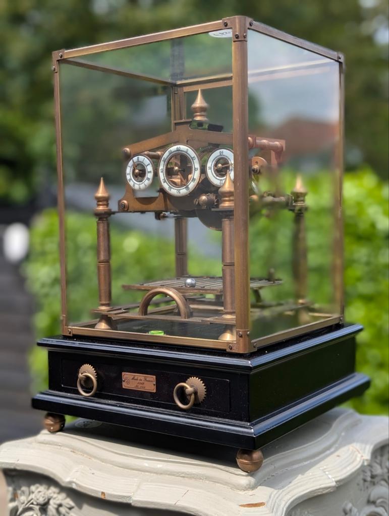 Rolling Ball klok €650., Antiek en Kunst, Ophalen