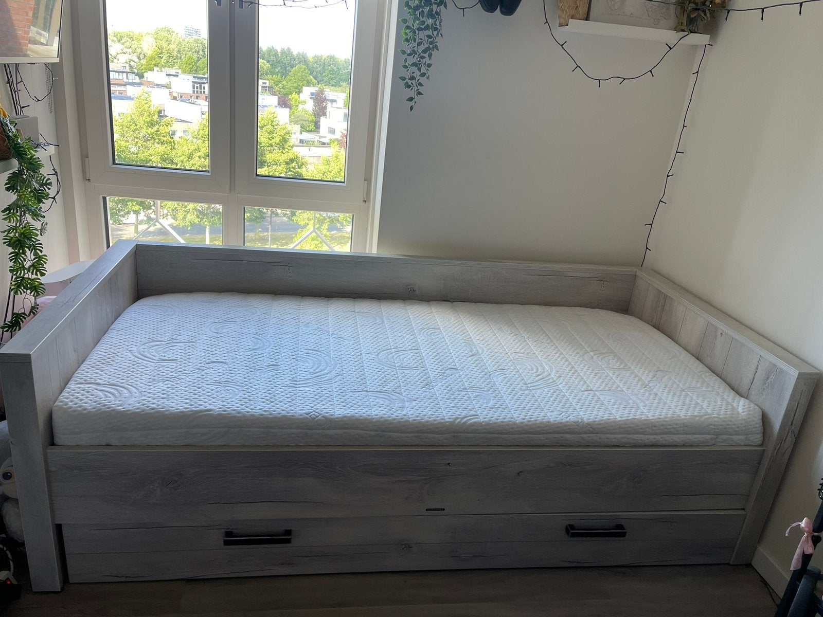 Eenpersoons Bed van kidsmill, Ophalen, 90 cm, Eenpersoons, Zo goed als nieuw