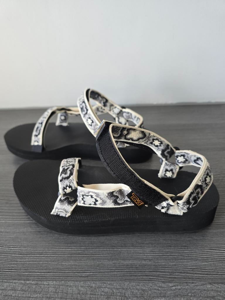 Teva Midform Universal Sandalen, Ophalen of Verzenden, Zo goed als nieuw, Grijs, Sandalen of Muiltjes