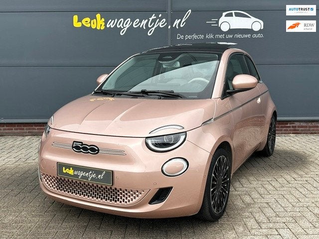 Fiat 500 e La Prima 42 kWh *schuifdak *carplay *ad. cruise, Auto's, Fiat, Gebruikt, 118 pk, Overige kleuren, 4 stoelen