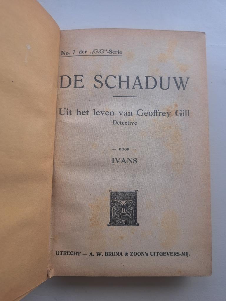 De Schaduw - Geoffrey Gill Detective - Ivans, Boeken, Verzenden, Gelezen, Ivans