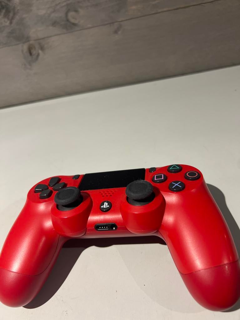 Rode DualShock 4 Controller voor PlayStation 4, N, N, Ophalen of Verzenden, Zo goed als nieuw