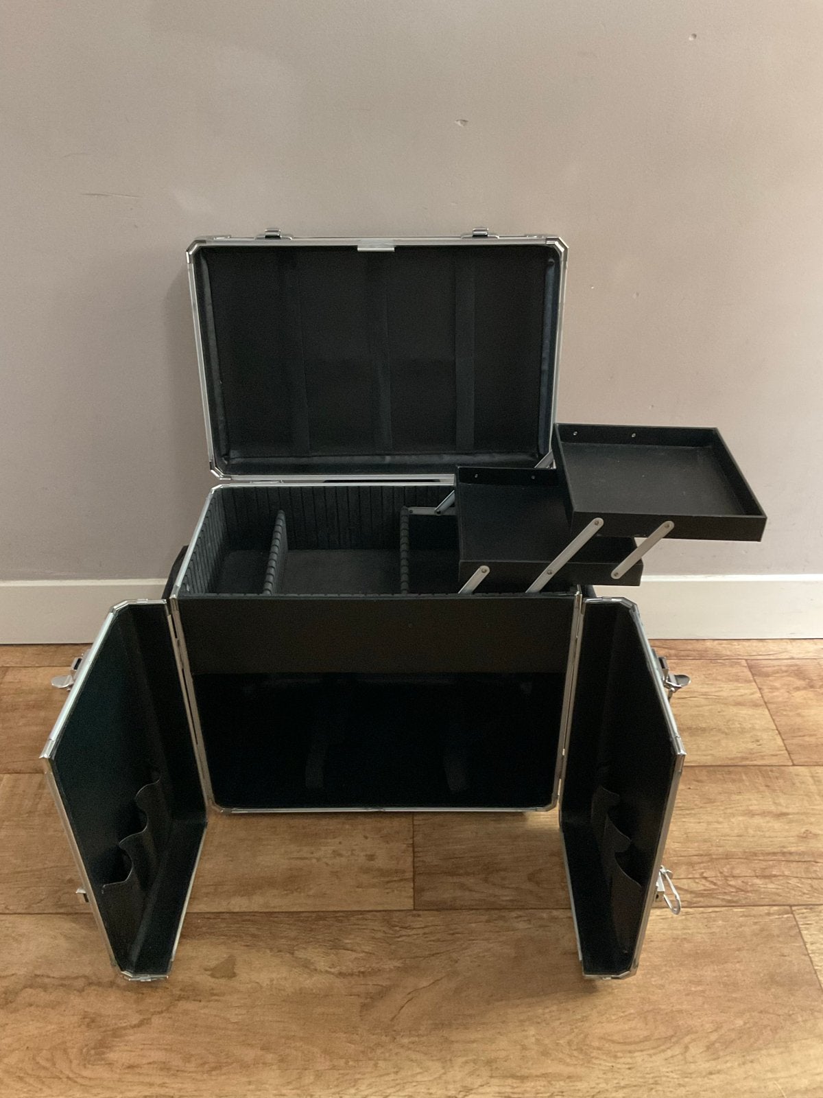 Ruime Pedicure Koffer met Opbergruimte voor Motor, Sieraden, Tassen en Uiterlijk, Beautycases, Ophalen, Gebruikt, Zwart, Hardcase