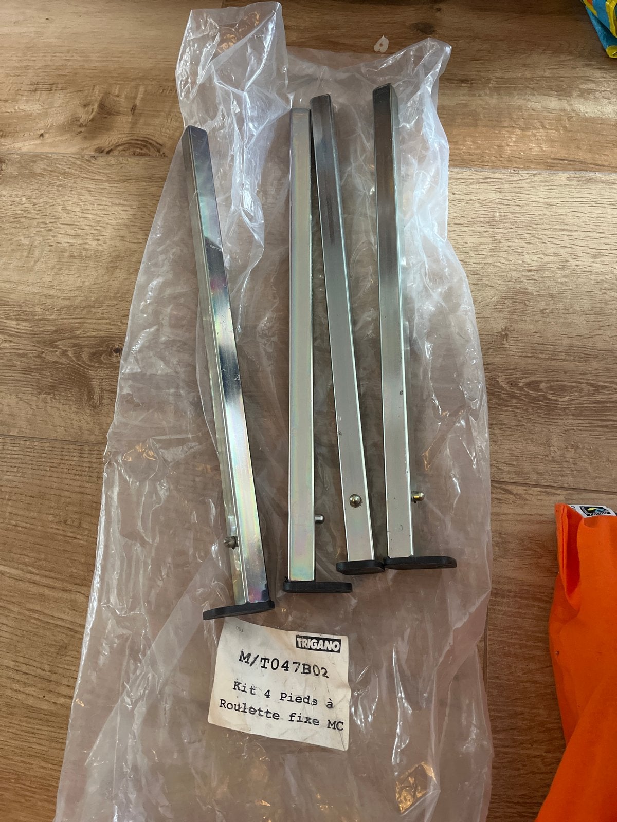 Trigano M/T047B02 pootjes voor vouwwagen keuken (4 stuks), Caravans en Kamperen, Ophalen of Verzenden, Nieuw