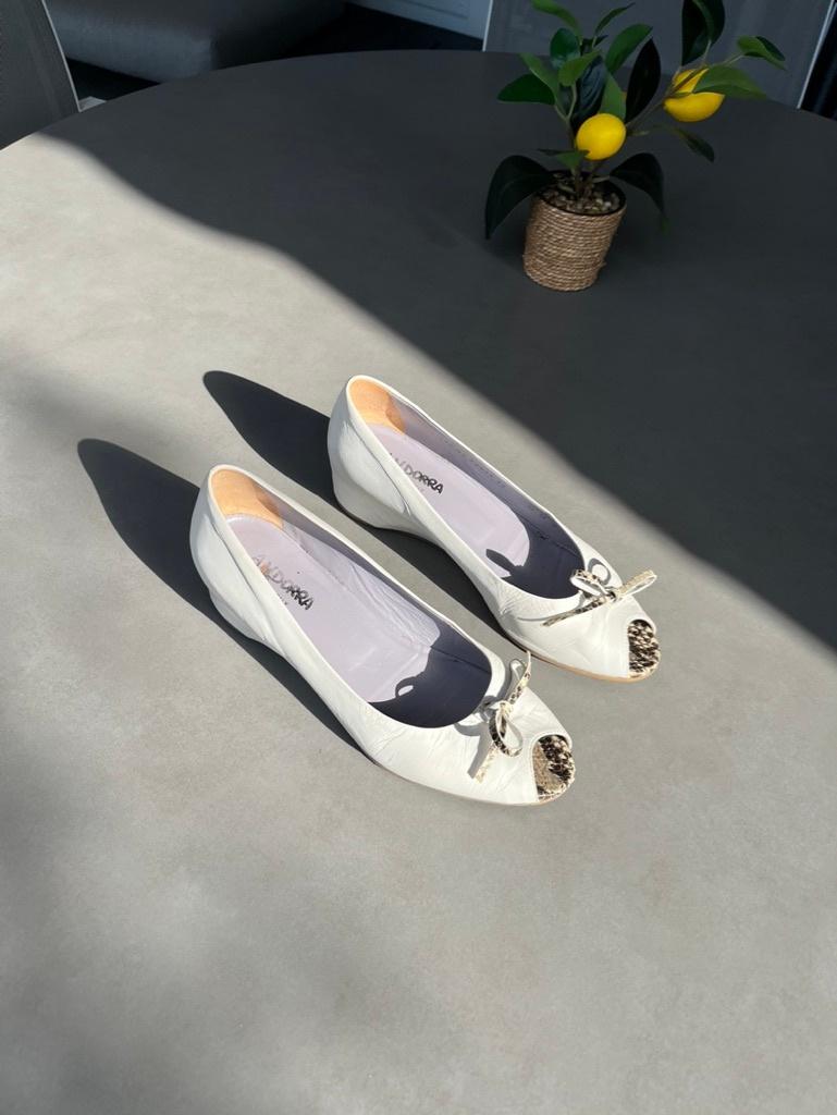 Witte leren Andorra peeptoe sleehakken, mt 39, Kleding | Dames, Schoenen, Verzenden, Wit, Overige typen, Andorra