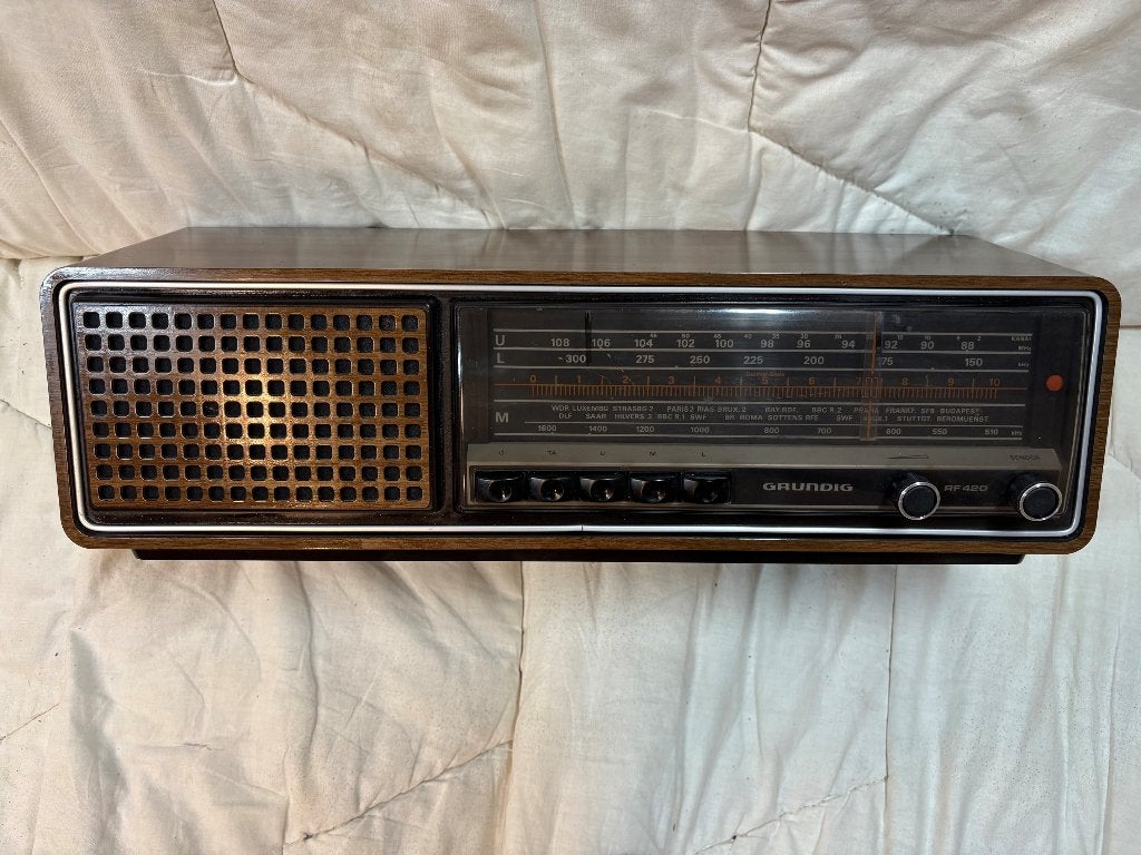 Originele retro Grundig radio, uitgebreid met Bluetooth., Ophalen of Verzenden