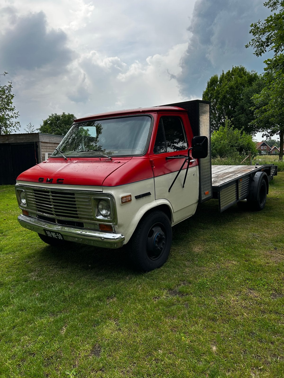 GMC Vandura Flatbed 1976, Auto's, Origineel Nederlands, Bedrijf, 2 stoelen, 2464 kg