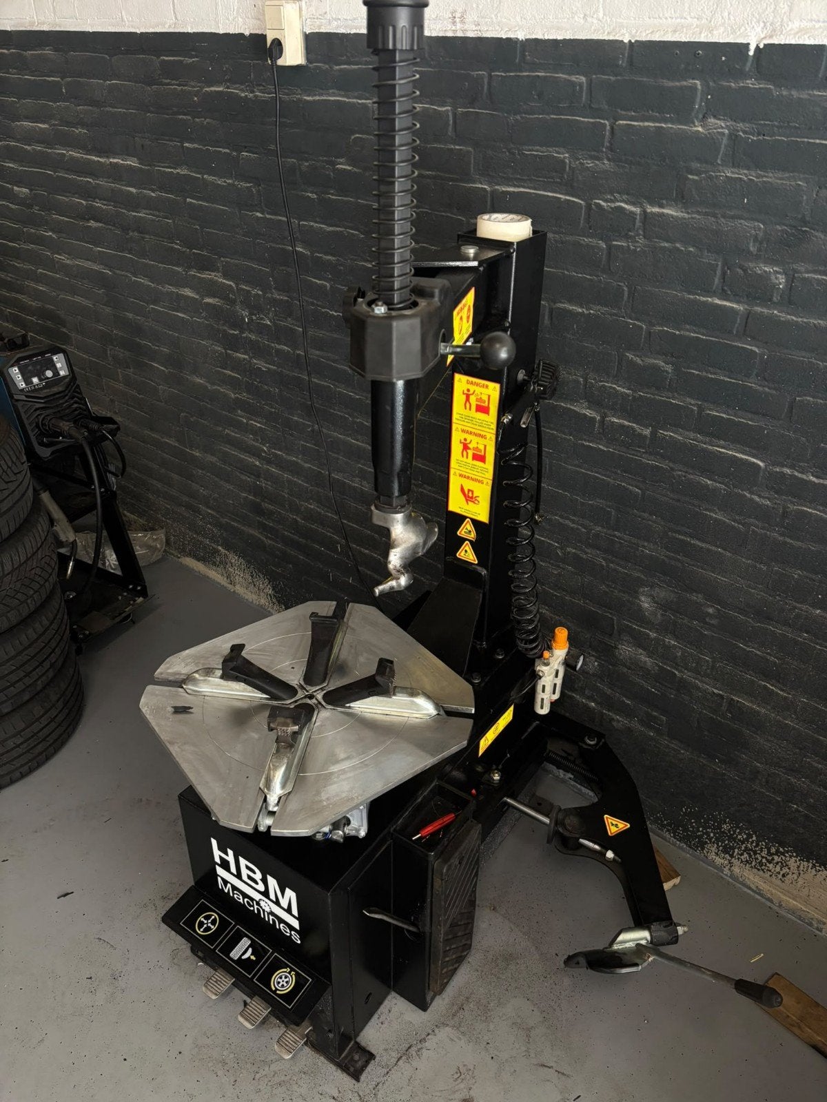 HBM Professionele Bandendemonteermachine 230V, Auto diversen, Ophalen, Gebruikt