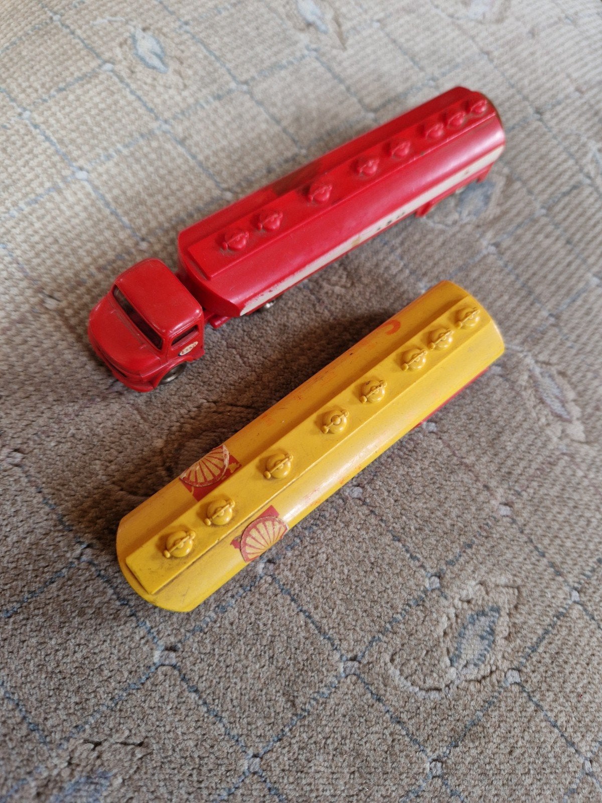 Vintage Lego Tankwagens Esso en Shell (alleen tanks), Ophalen of Verzenden, Gebruikt