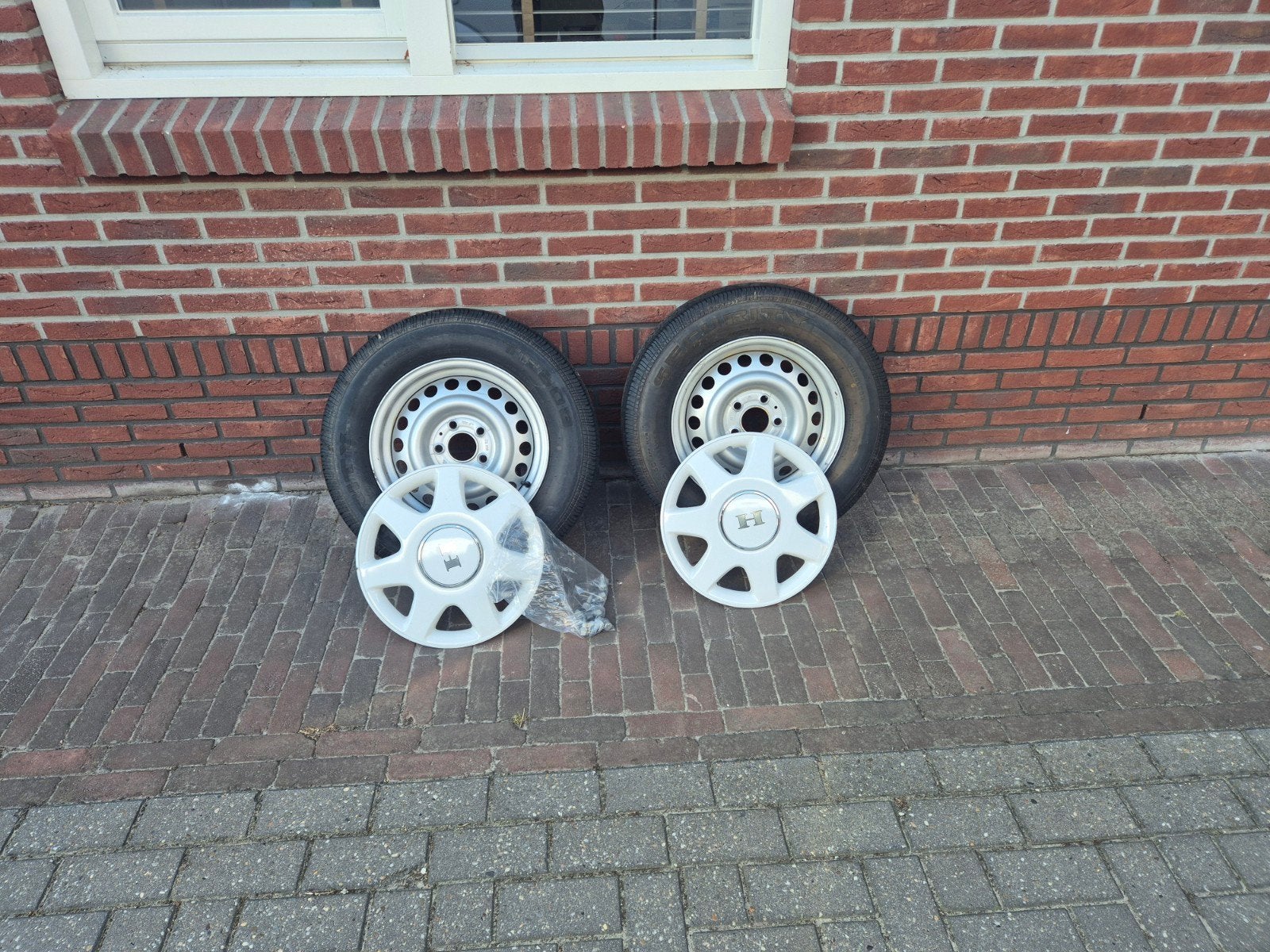 Hobby caravan wielen 195/70 r15c met wieldoppen, 15 inch, Hobby, Banden en Velgen, Hobby nederland