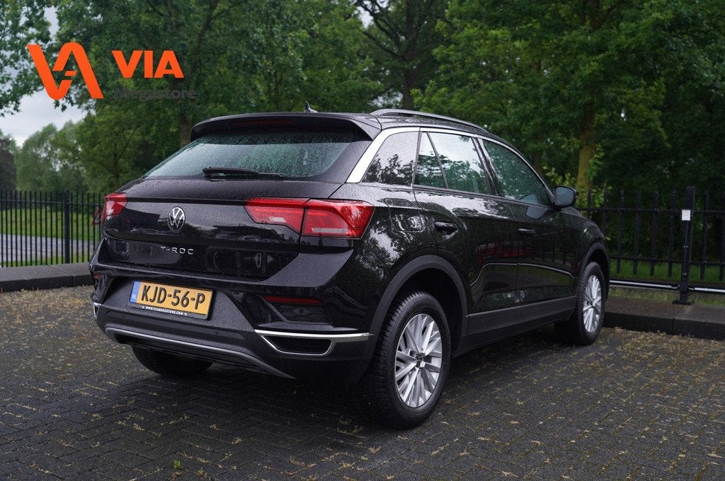 Volkswagen T-Roc 1.5 TSI | 150PK | Style | Trekhaak | Climat, 1254 kg, Zwart, 150 pk, Zwart