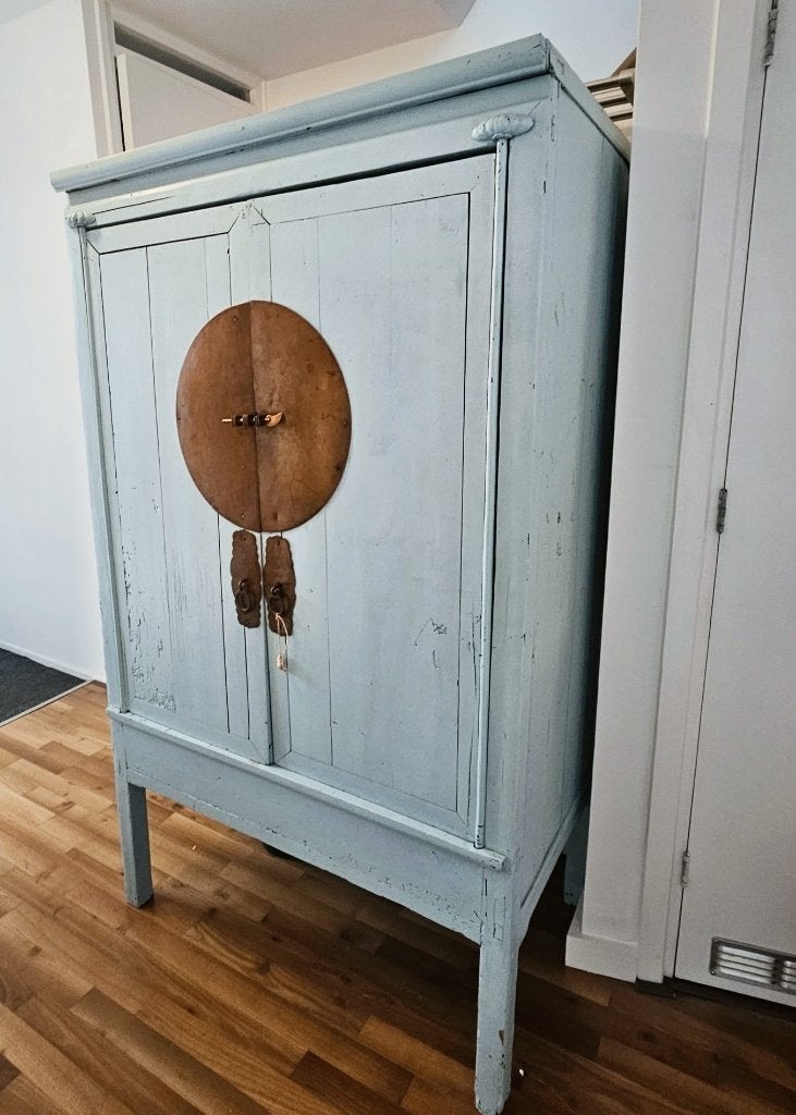 Chinese kast / trouwkast met traditioneel beslag, Antiek en Kunst, Ophalen