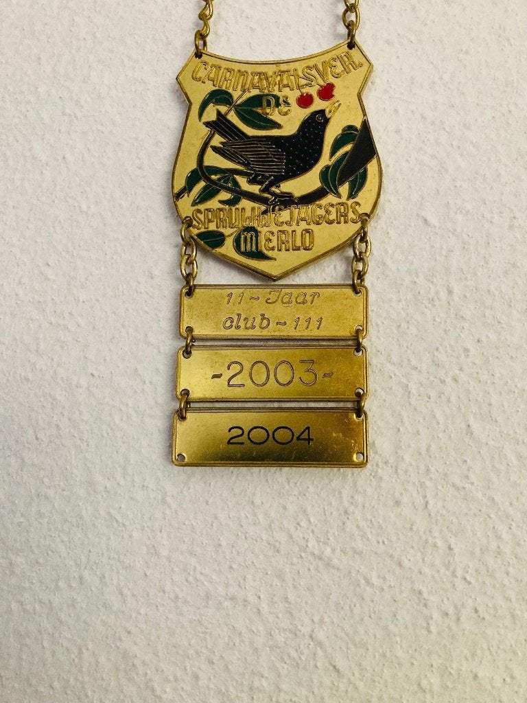 Carnaval onderscheiding/ketting CV Spruwejagers Mierlo (04), Ophalen of Verzenden, Overige materialen, Nederland