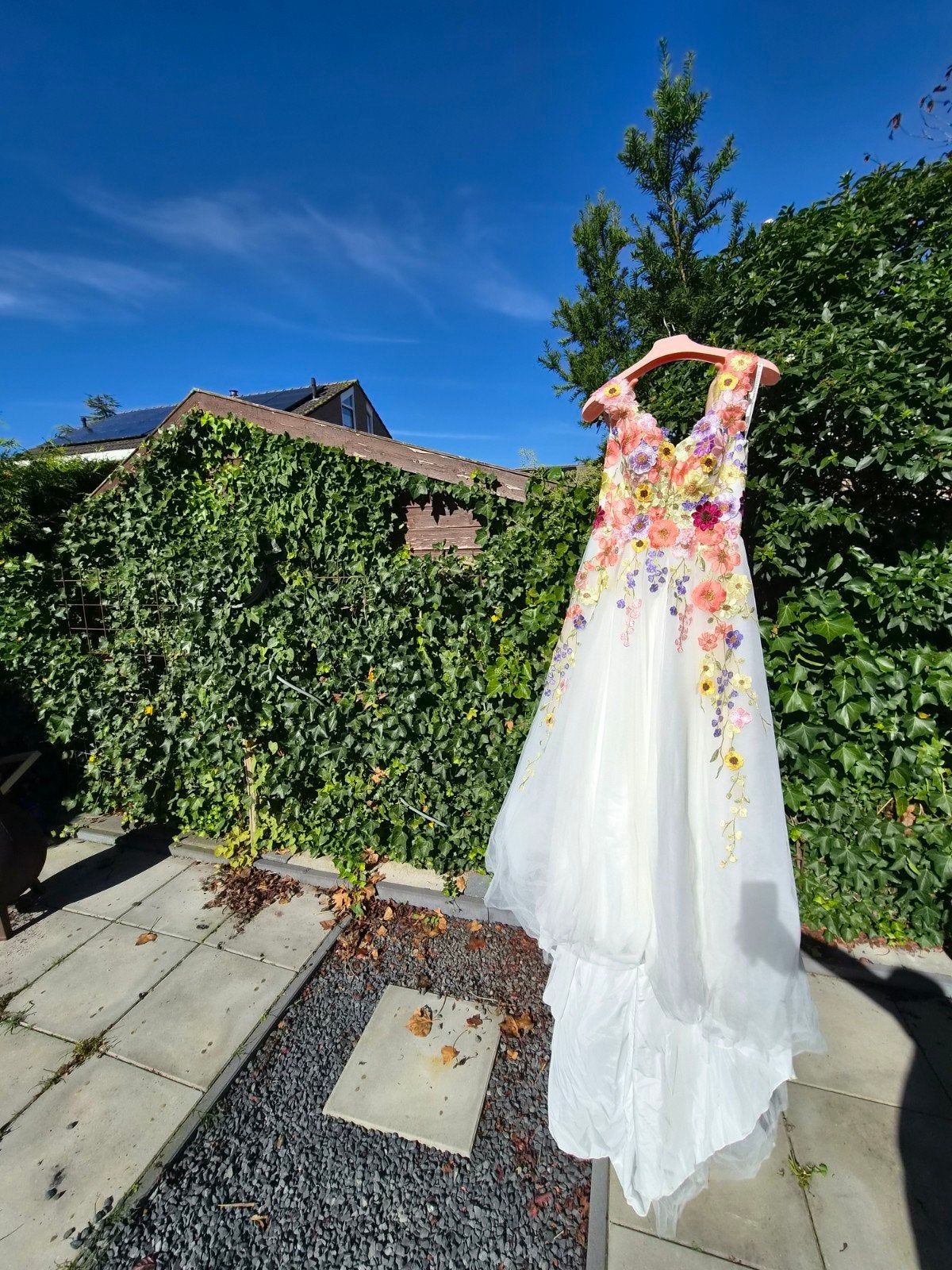 Prachtige Exclusieve Bruidsjurk met Bloemen borduursels, Ophalen of Verzenden, Zo goed als nieuw, Wit, Trouwjurk