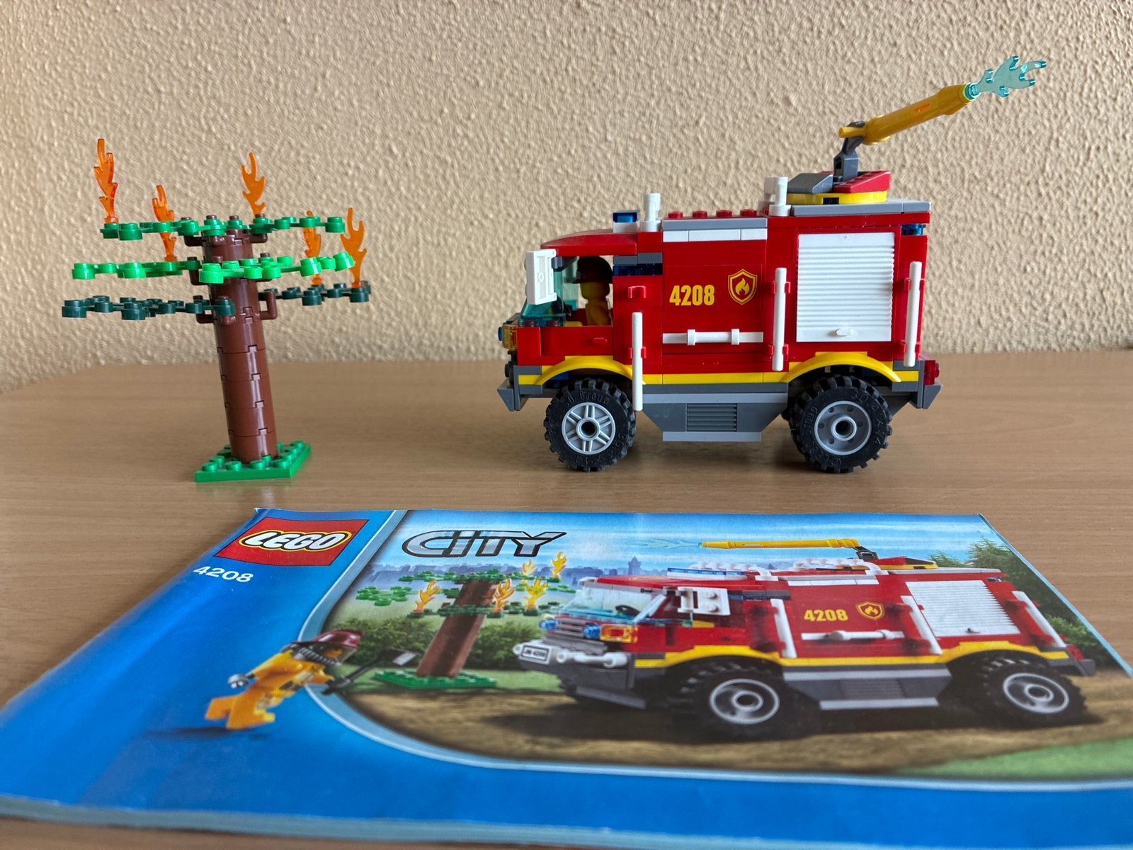 Lego City Brandweerwagen 4208 met boom en instructieboekje, City, Lego, Ophalen of Verzenden, Zo goed als nieuw
