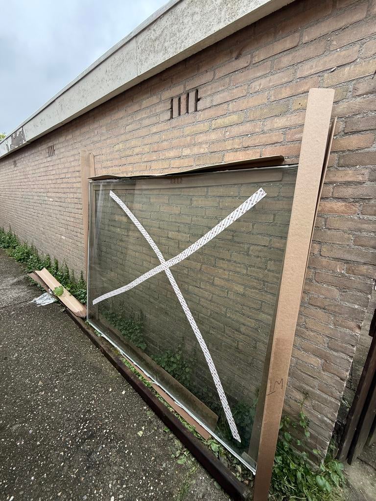Gratis raam, Doe-het-zelf en Verbouw, Ophalen of Verzenden, Gebruikt, 160 cm of meer, Gevelraam of Ruit