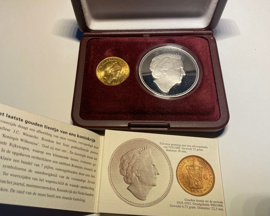 Het laatste goud van Wilhelmina- gouden tienje met penning, Setje, Ophalen of Verzenden, Koningin Wilhelmina, Zilver