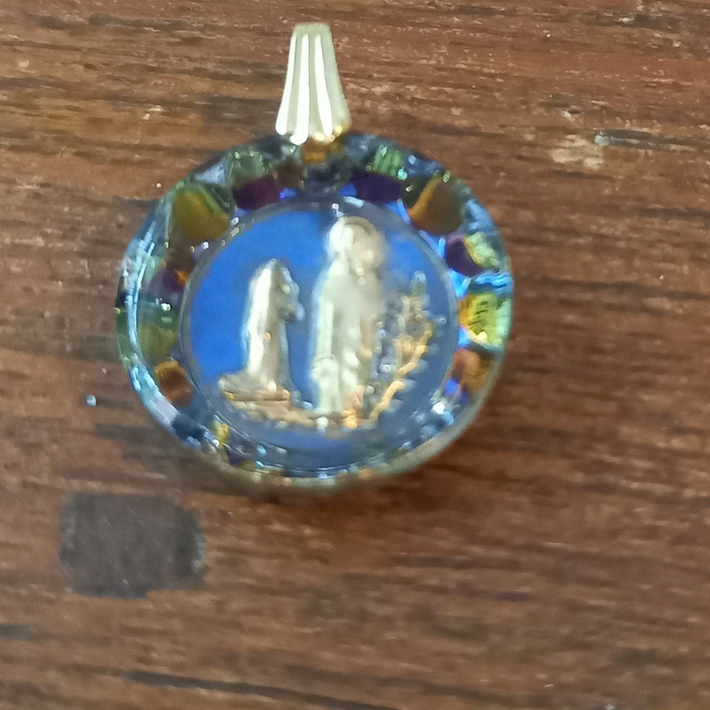 Vintage Religieuze Hanger Maria van Lourde glas/ goudkleuri, Verzamelen, Religie, Ophalen of Verzenden