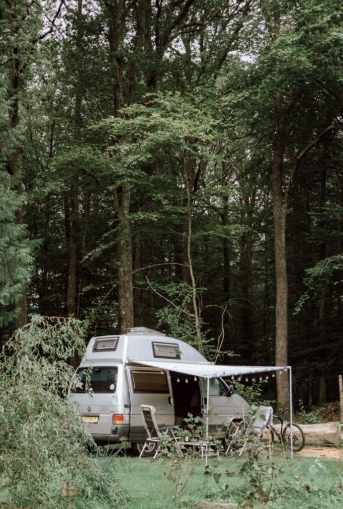 Foto 4 van Mooie Volkswagen Transporter T4 camper / camperbus te koop!