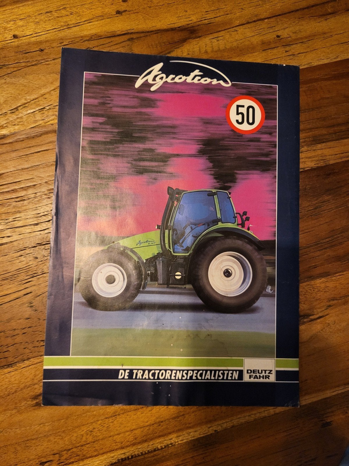 tractor folder Deutz-Fahr Agrotron, Ophalen of Verzenden, Zo goed als nieuw