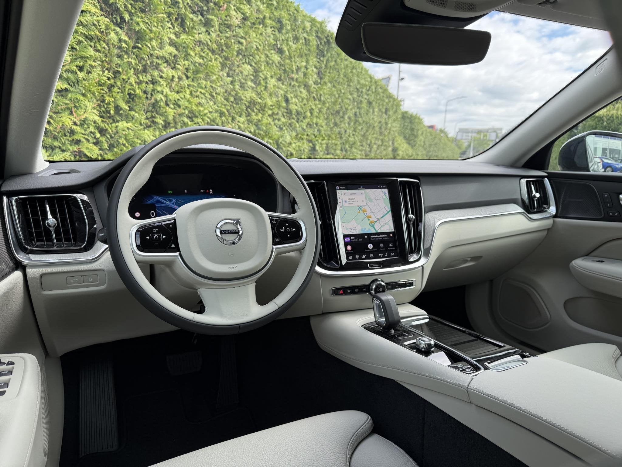 Volvo V60 T8 Plug-in hybrid AWD Plus Dark, Auto's, Volvo, 12 maanden, 4 cilinders, 180 min, Vierwielaandrijving