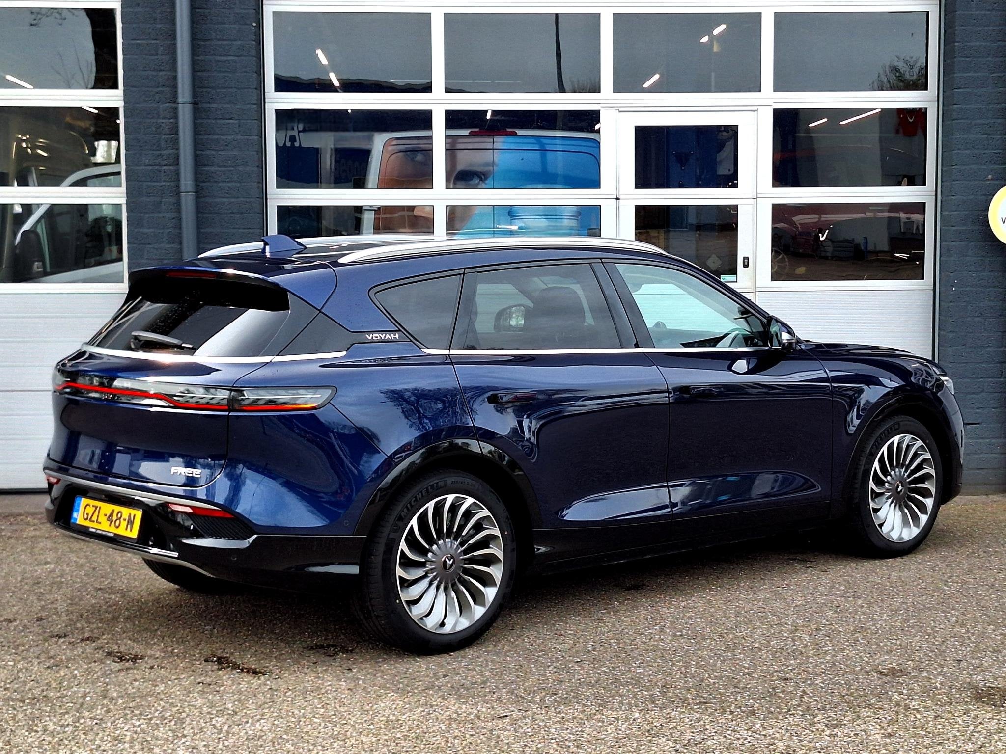 VOYAH Free Flagship Edition 4WD 106 kWh | Panoramadak | Dyna, Automaat, 12 maanden, Gebruikt, Blauw