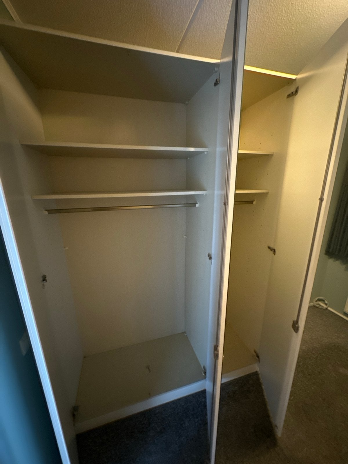 Witte kledingkast met spiegeldeuren, Huis en Inrichting, Kasten | Kledingkasten, Ophalen, Gebruikt, 100 tot 150 cm, 200 cm of meer