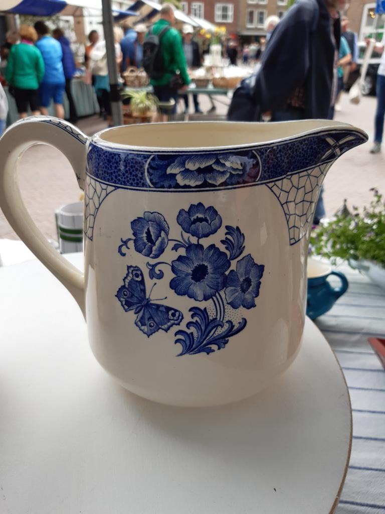 Societe Ceramique melkkan of waterkan Butterfly, Antiek en Kunst, Ophalen of Verzenden