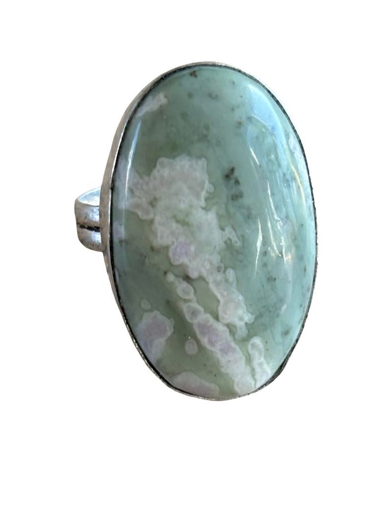 Jade Edelsteenring Handgemaakt - Maat 19, Sieraden, Tassen en Uiterlijk, Ringen, Overige materialen, 19 tot 20, Nieuw, Ophalen of Verzenden