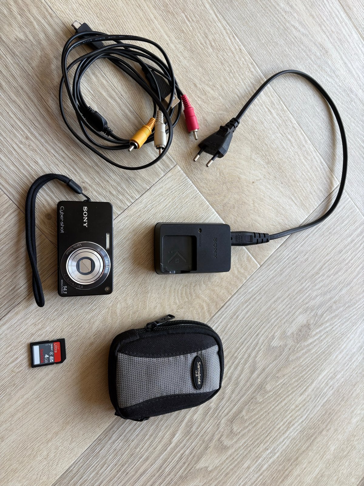 Sony Cyber-shot DSC-W350 Compactcamera, Audio, Tv en Foto, 14 megapixels, Gebruikt, Beeldstabilisatie, Ophalen of Verzenden