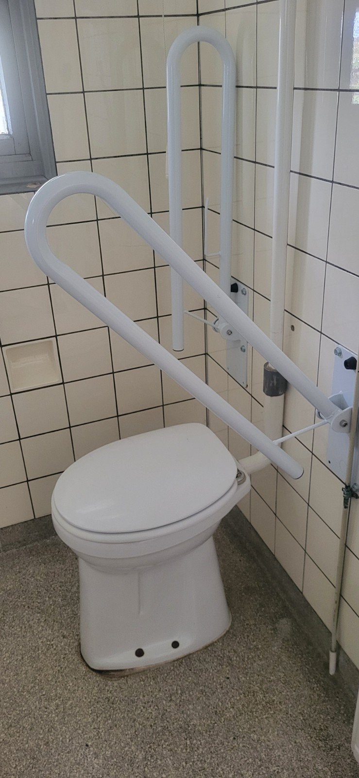 wandsteun wc opstaan hulp, Ophalen