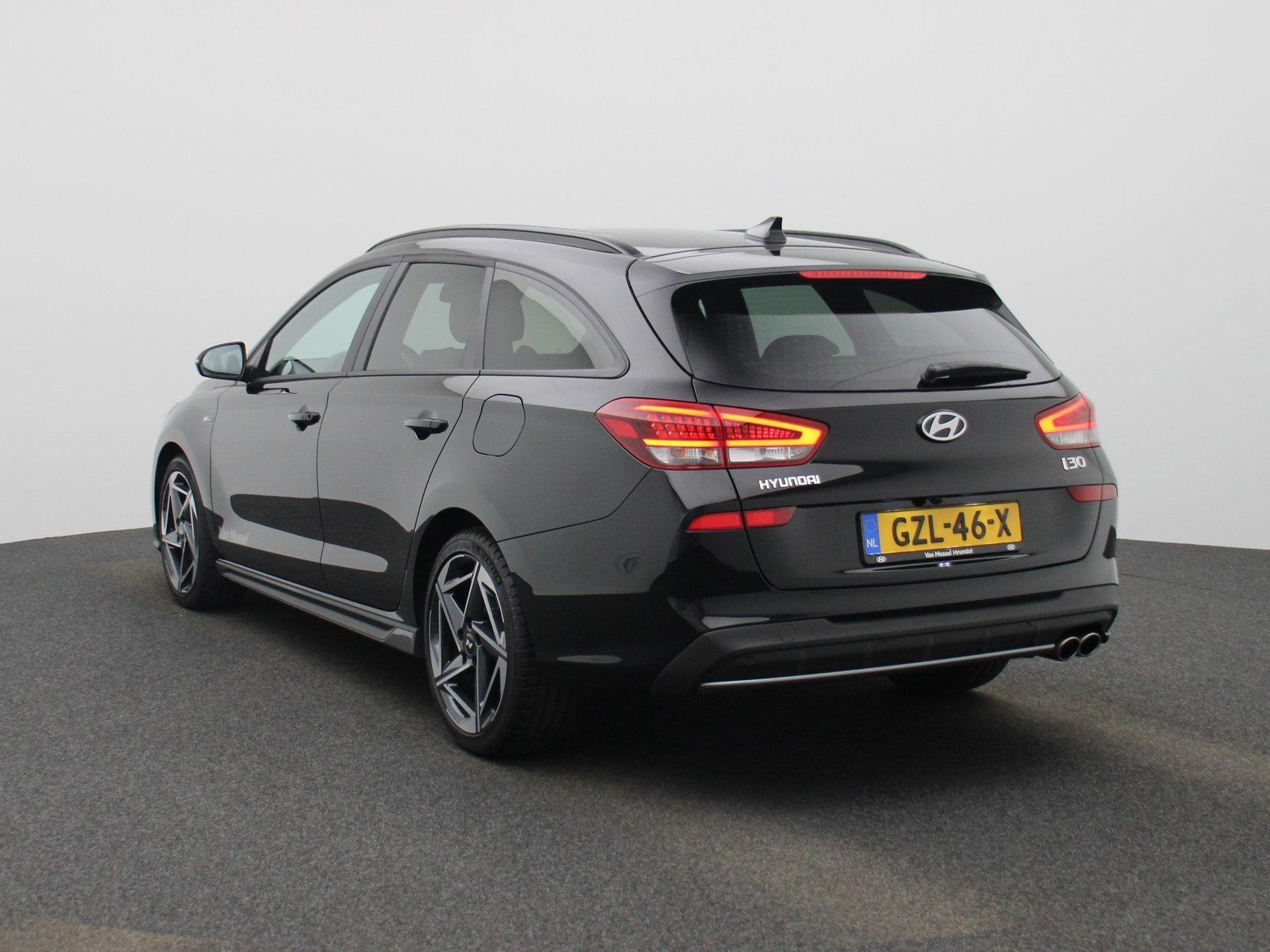 Hyundai i30 Wagon 1.5 T-GDi MHEV N Line | Stoelverwarming |, Auto's, 4 cilinders, 610 kg, Zwart, Origineel Nederlands