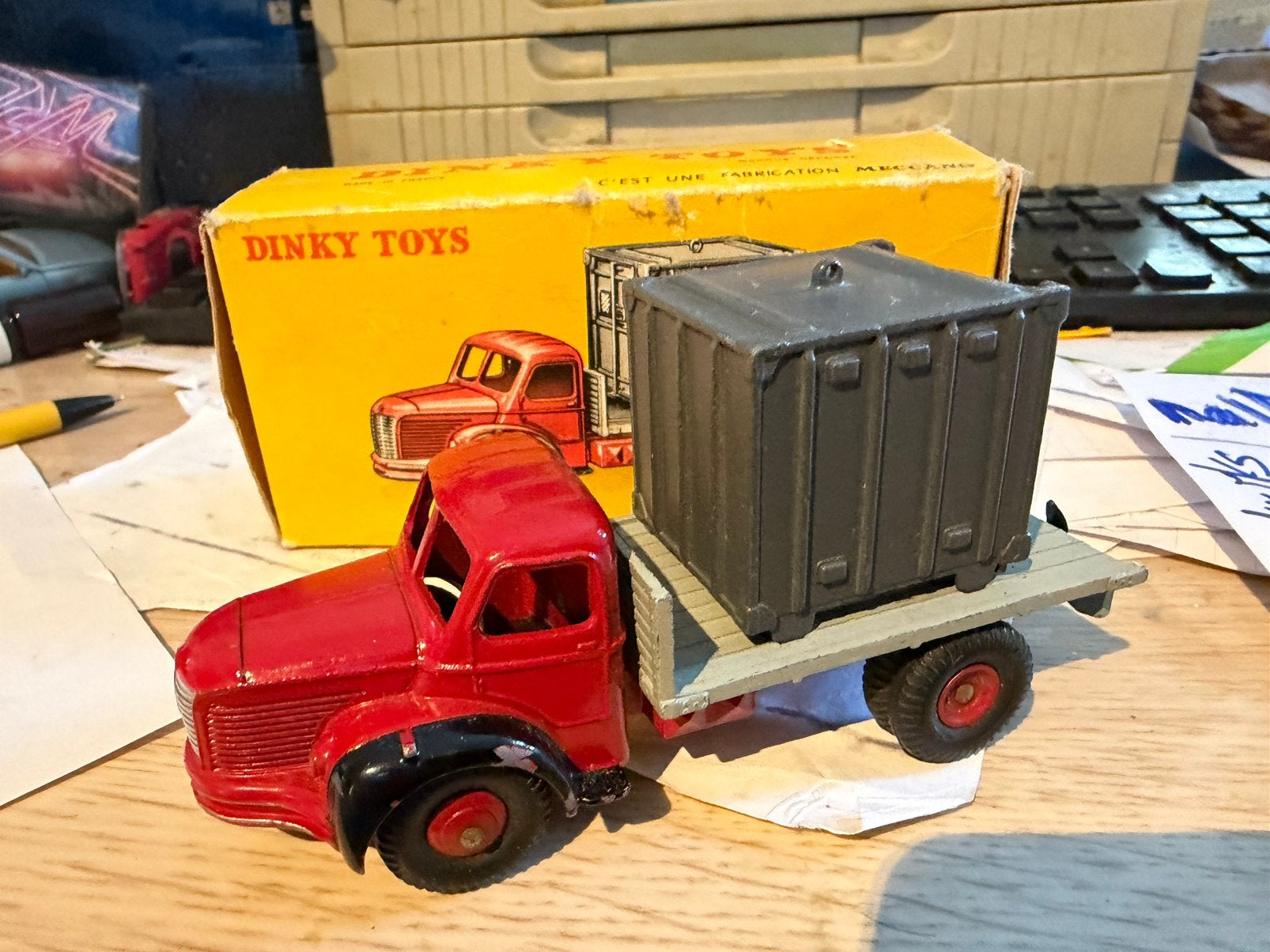 Dinky Toys Vrachtwagen met Container - Vintage Speelgoed, C, Dinky Toys, Ophalen of Verzenden, Zo goed als nieuw