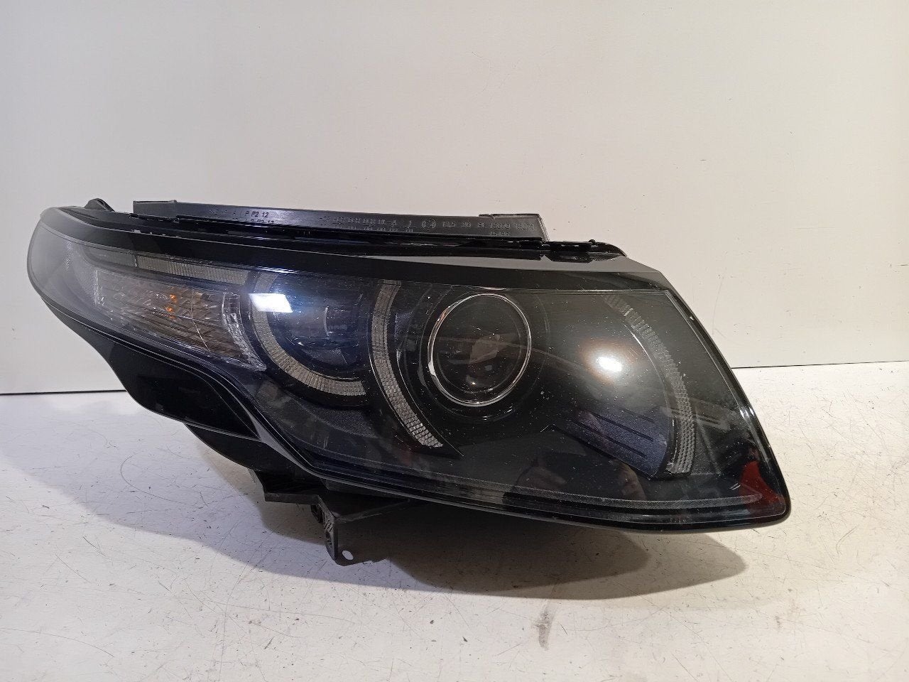 Koplamp rechts Land Rover Evoque, Onderdelen@venauto.nl, Van der Ven Autorecycling B.V., Ettenseweg 76, 4706 PB Roosendaal, The Netherlands